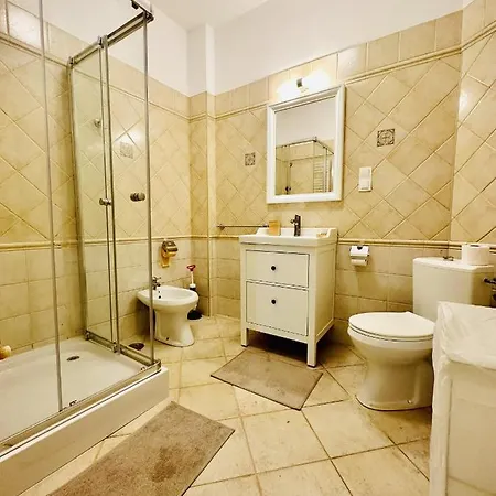 Square 1bdr Апартаменти Бухарест
