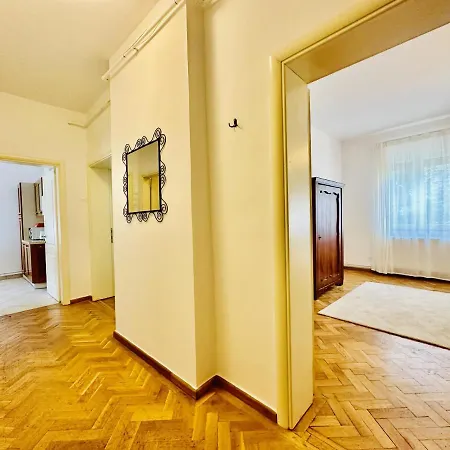 Square 1bdr
